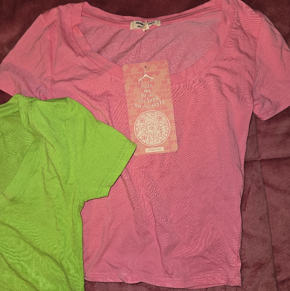 Heart Hips V-Neck Tees - Sky Blue, Lime Green, Soft Pink - Picture 4 of 6